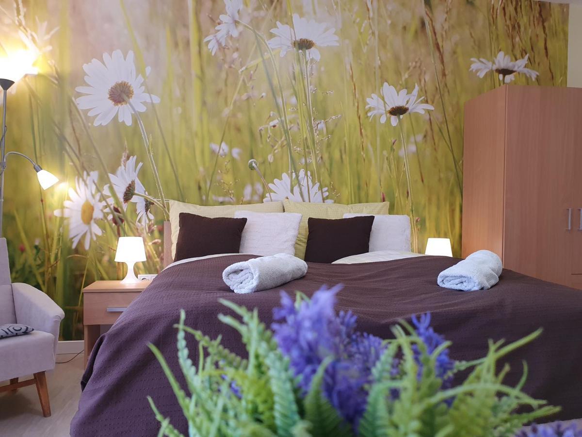 Lavendel Apartments Heviz Bagian luar foto