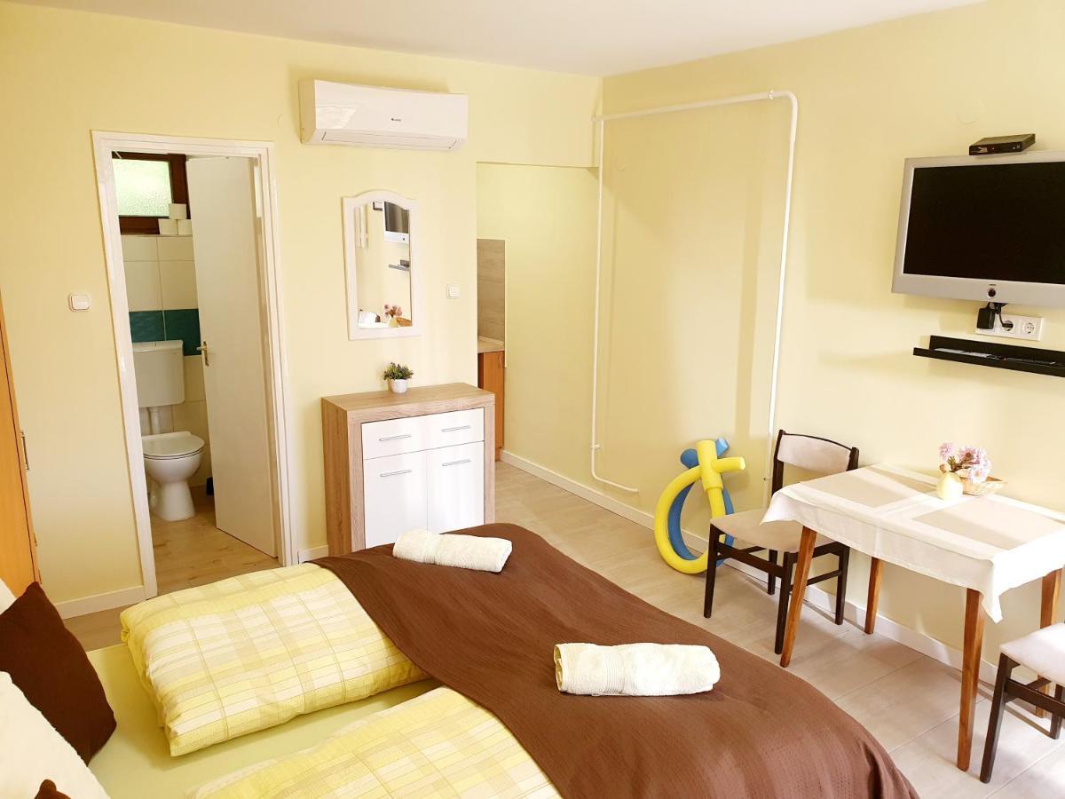 Lavendel Apartments Heviz Bagian luar foto