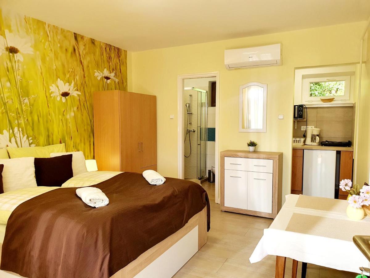 Lavendel Apartments Heviz Bagian luar foto
