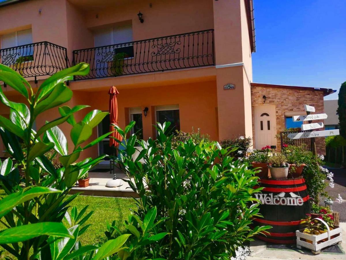 Lavendel Apartments Heviz Bagian luar foto