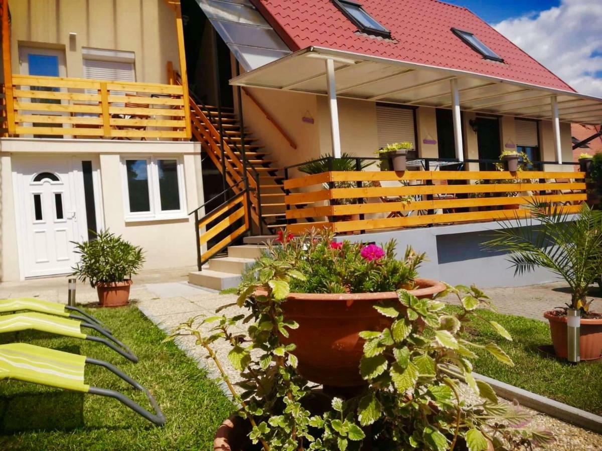 Lavendel Apartments Heviz Bagian luar foto