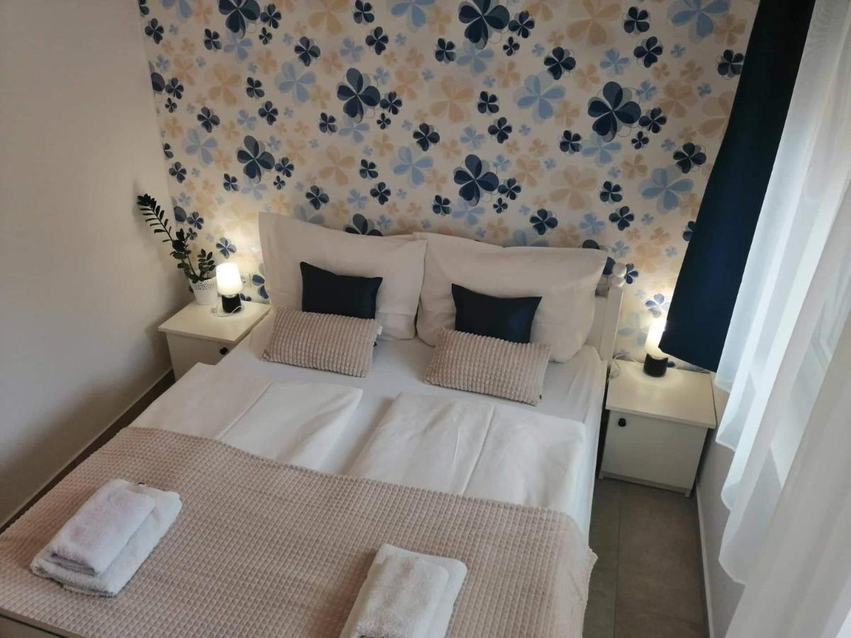 Lavendel Apartments Heviz Bagian luar foto