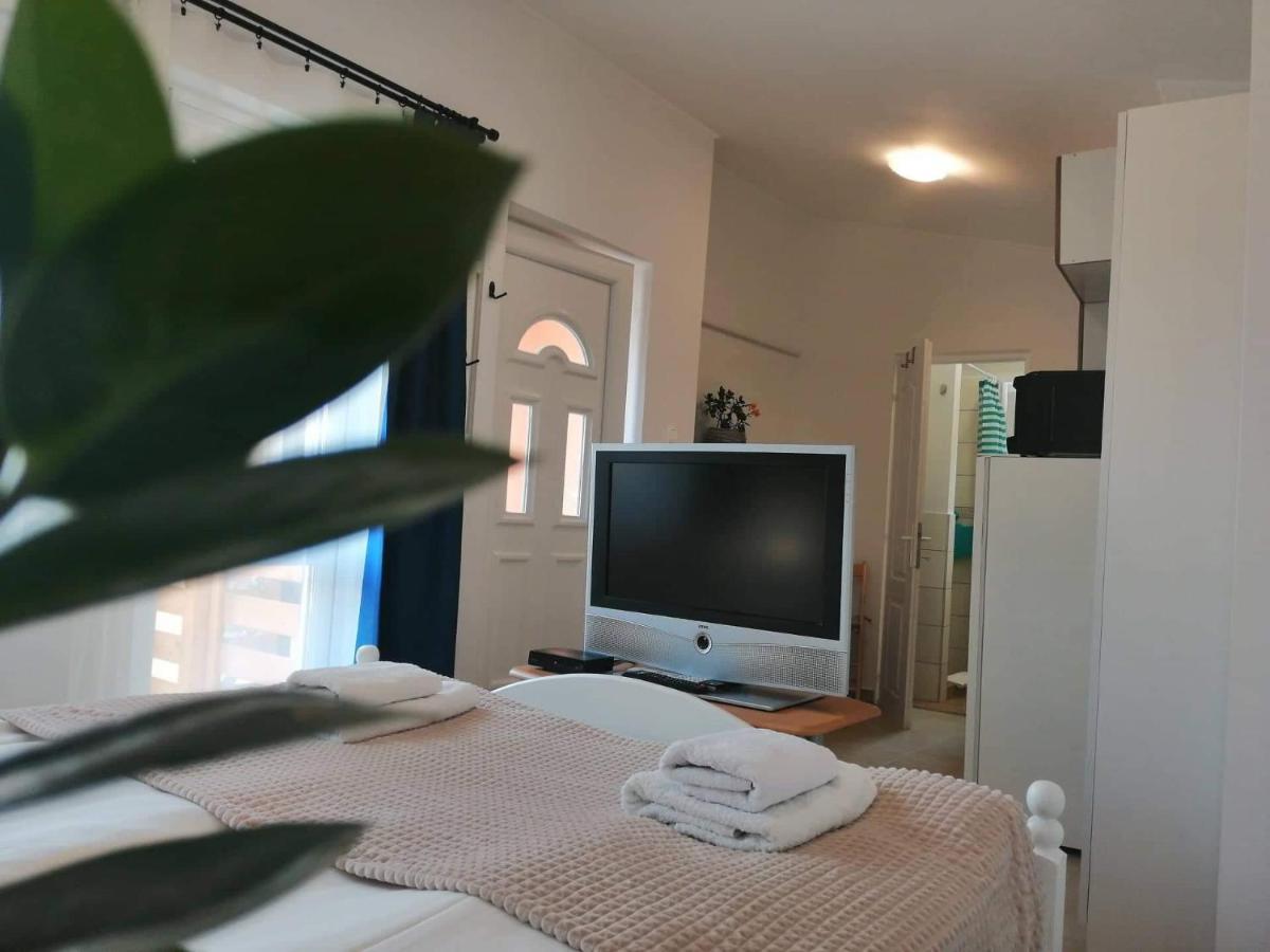 Lavendel Apartments Heviz Bagian luar foto